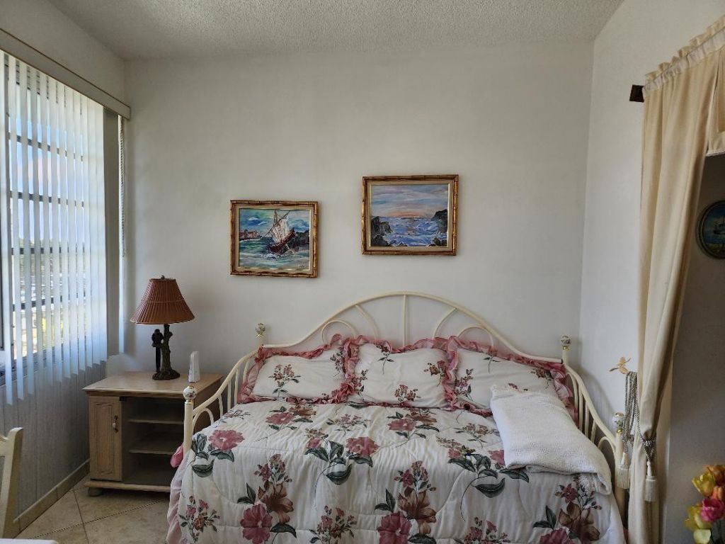4141 NW 44th Avenue, Unit 426, Lauderdale Lakes, FL 33319 Photo