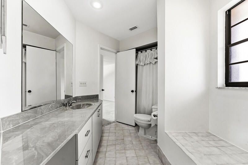 8638 Eagle Run Drive, Unit 15, Boca Raton, FL 33434 Photo
