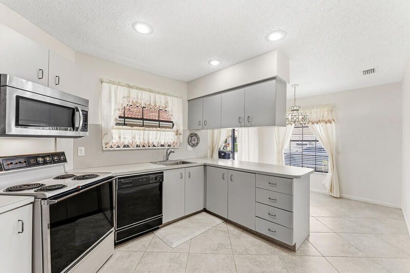 8638 Eagle Run Drive, Unit 15, Boca Raton, FL 33434 Photo