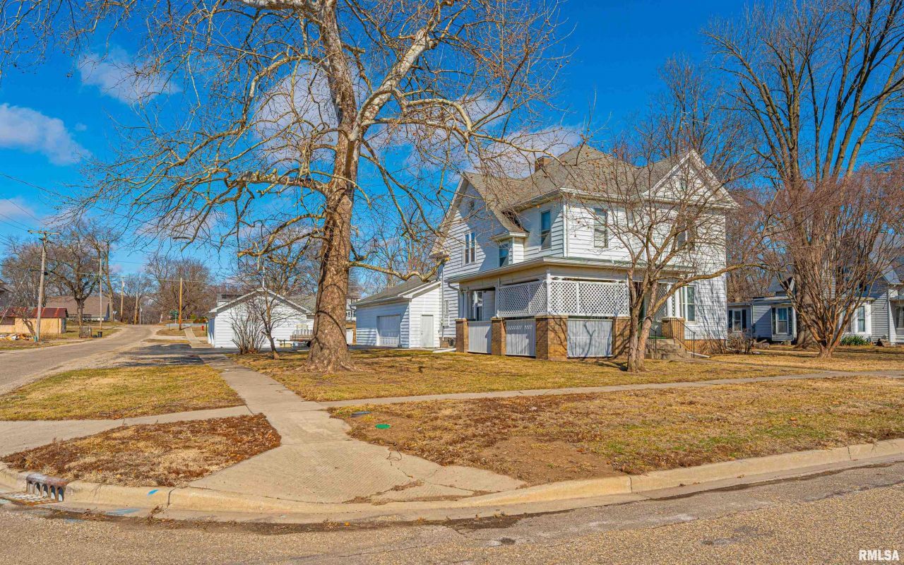 504 E Pine Street, Mason City, IL 62664 Main Photo