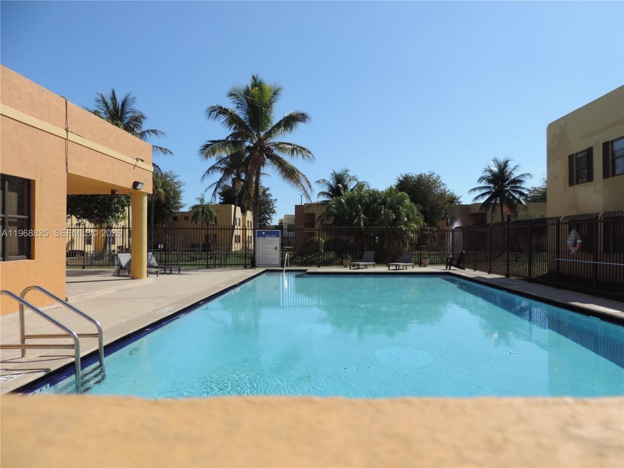 566 NW 114th Ave, Unit 204, Sweetwater, FL 33172 Photo