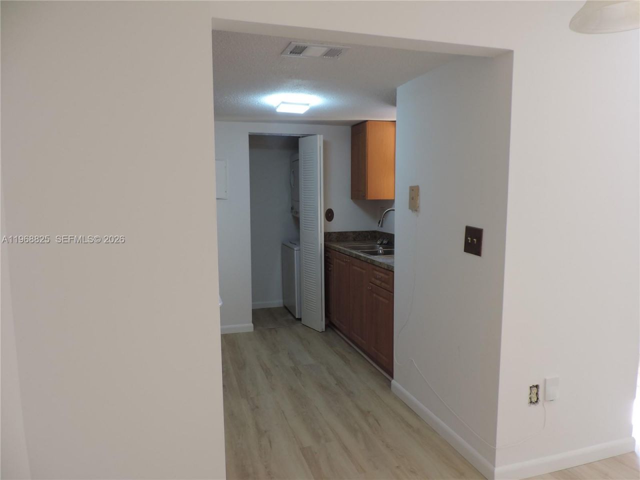 566 NW 114th Ave, Unit 204, Sweetwater, FL 33172 Photo