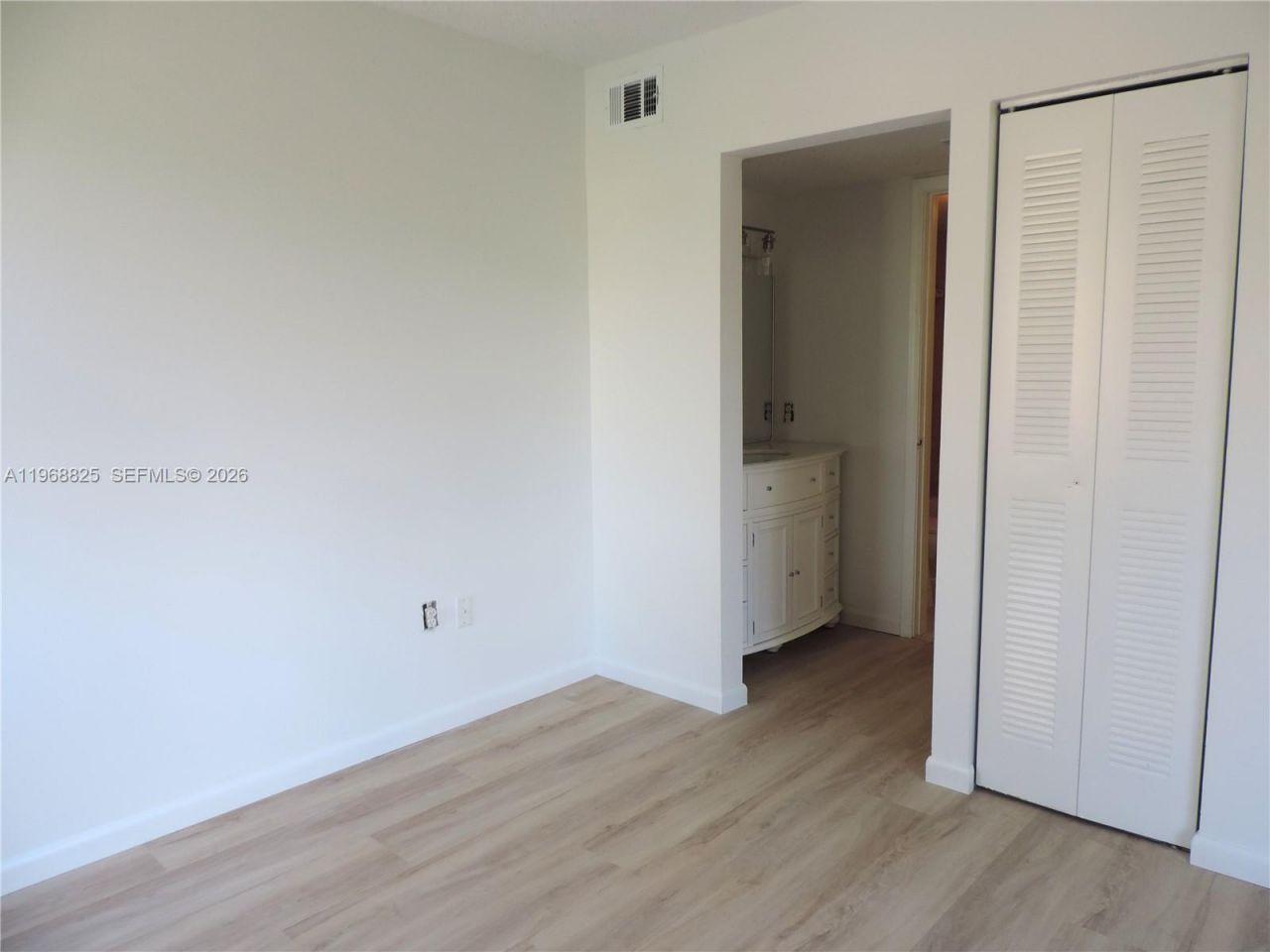 566 NW 114th Ave, Unit 204, Sweetwater, FL 33172 Photo