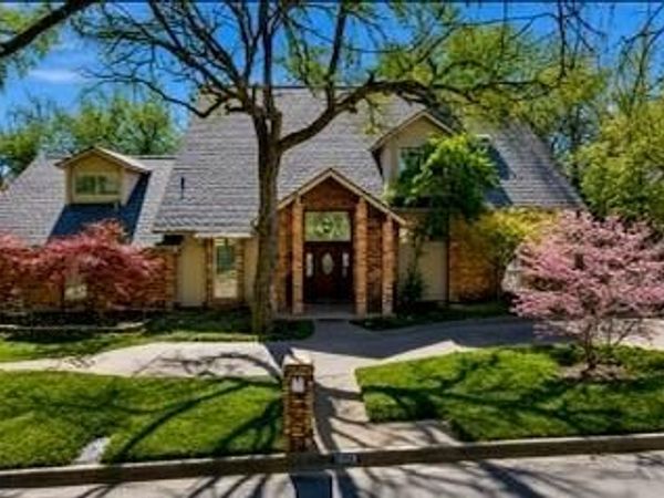 11513 Blue Creek Drive, Fort Worth, TX 76008