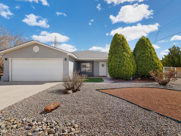 360 Don Carlos Avenue NE, Los Lunas, NM 87031