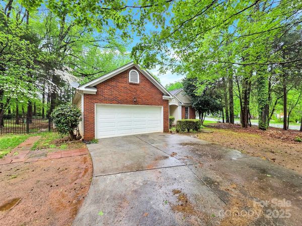 6520 White Pine Lane, Charlotte, NC 28262