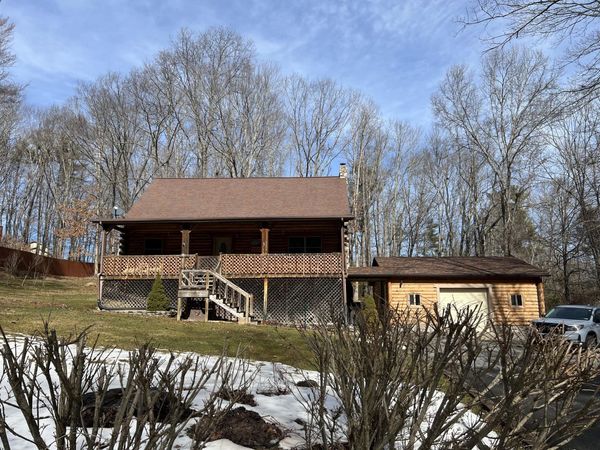301 Elizabeth Kay Ln, Lewisburg, WV 24901