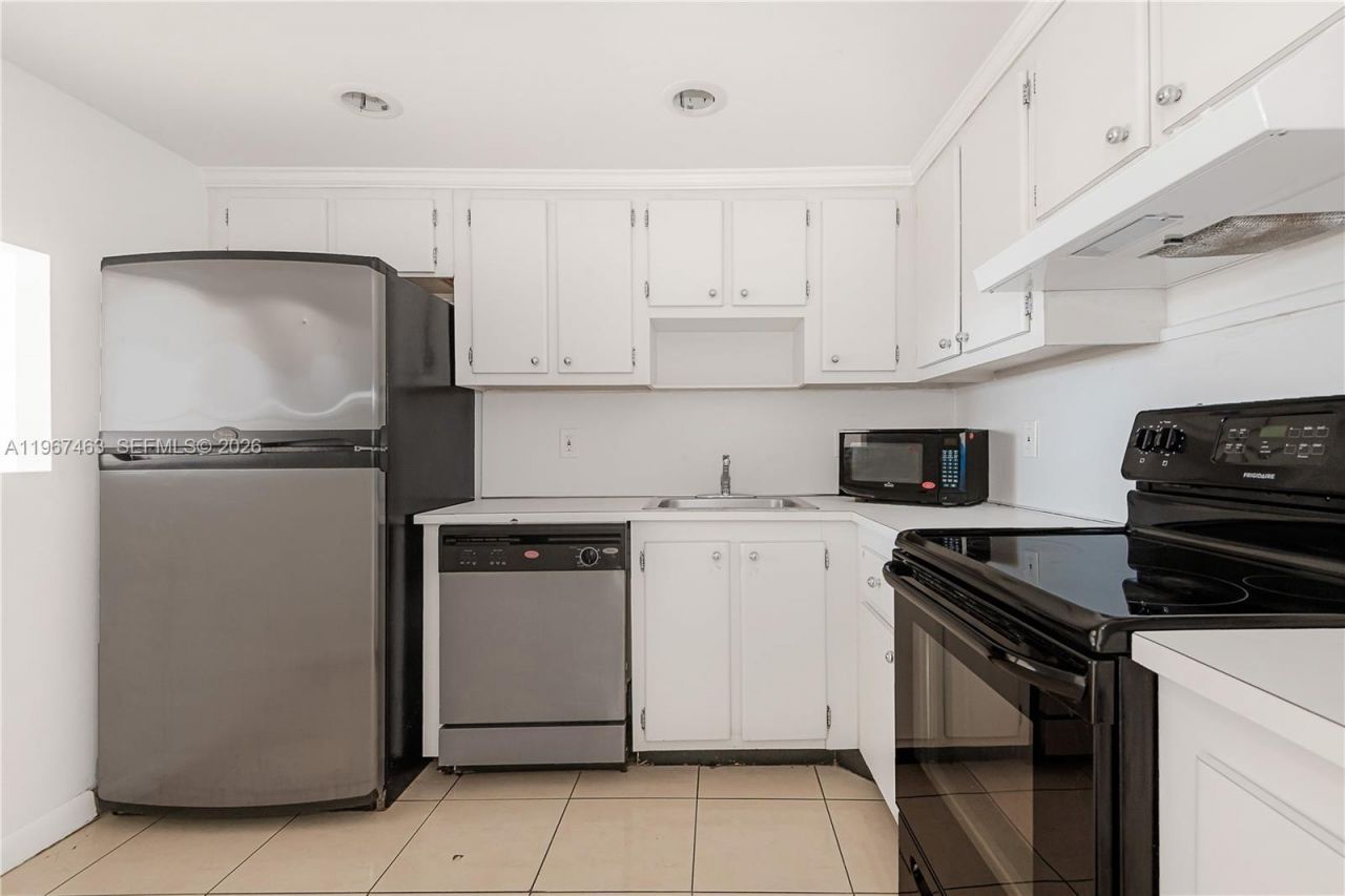 1200 NE Miami Gardens Dr , Unit 905W, Miami, FL 33179 Photo