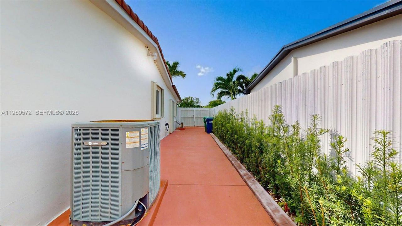 9331 SW 57th Ter, Miami, FL 33173 Photo