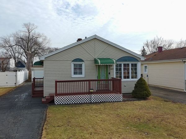 7827 Meade Avenue, Burbank, IL 60459