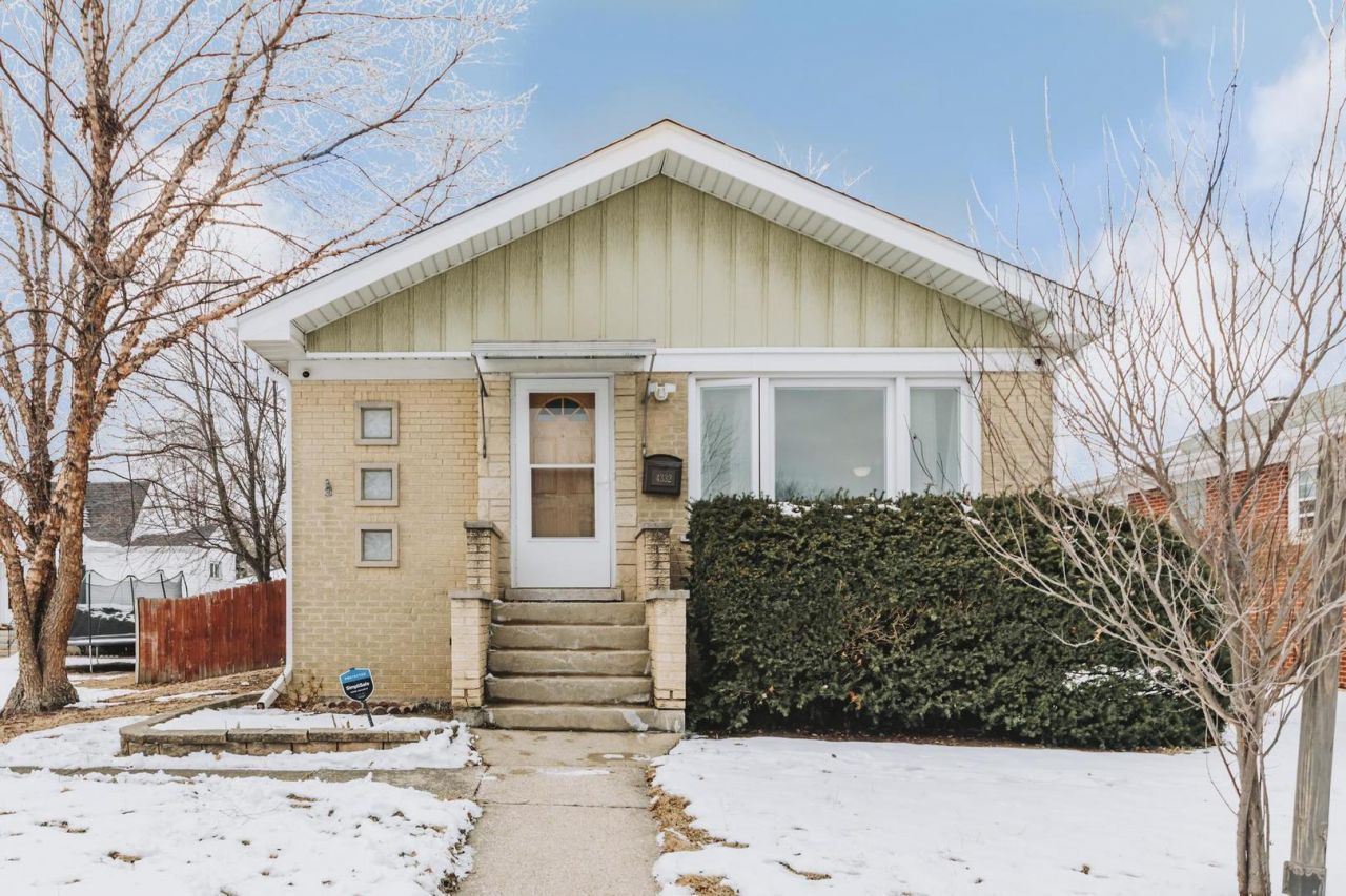 4332 Hirschberg Avenue, Schiller Park, IL 60176 Main Photo