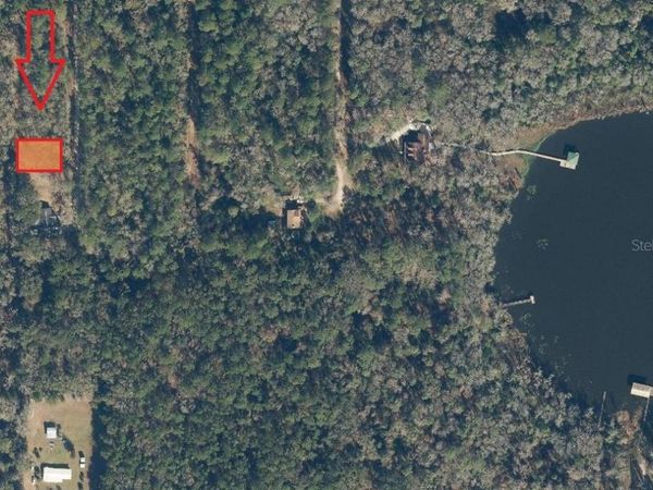 131 ORANGE DRIVE, FLORAHOME, FL 32140