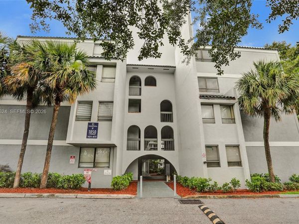 1800 N Congress Ave, Unit 102, West Palm Beach, FL 33401