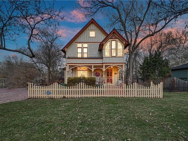 401 S Harrison Street, Olathe, KS 66061