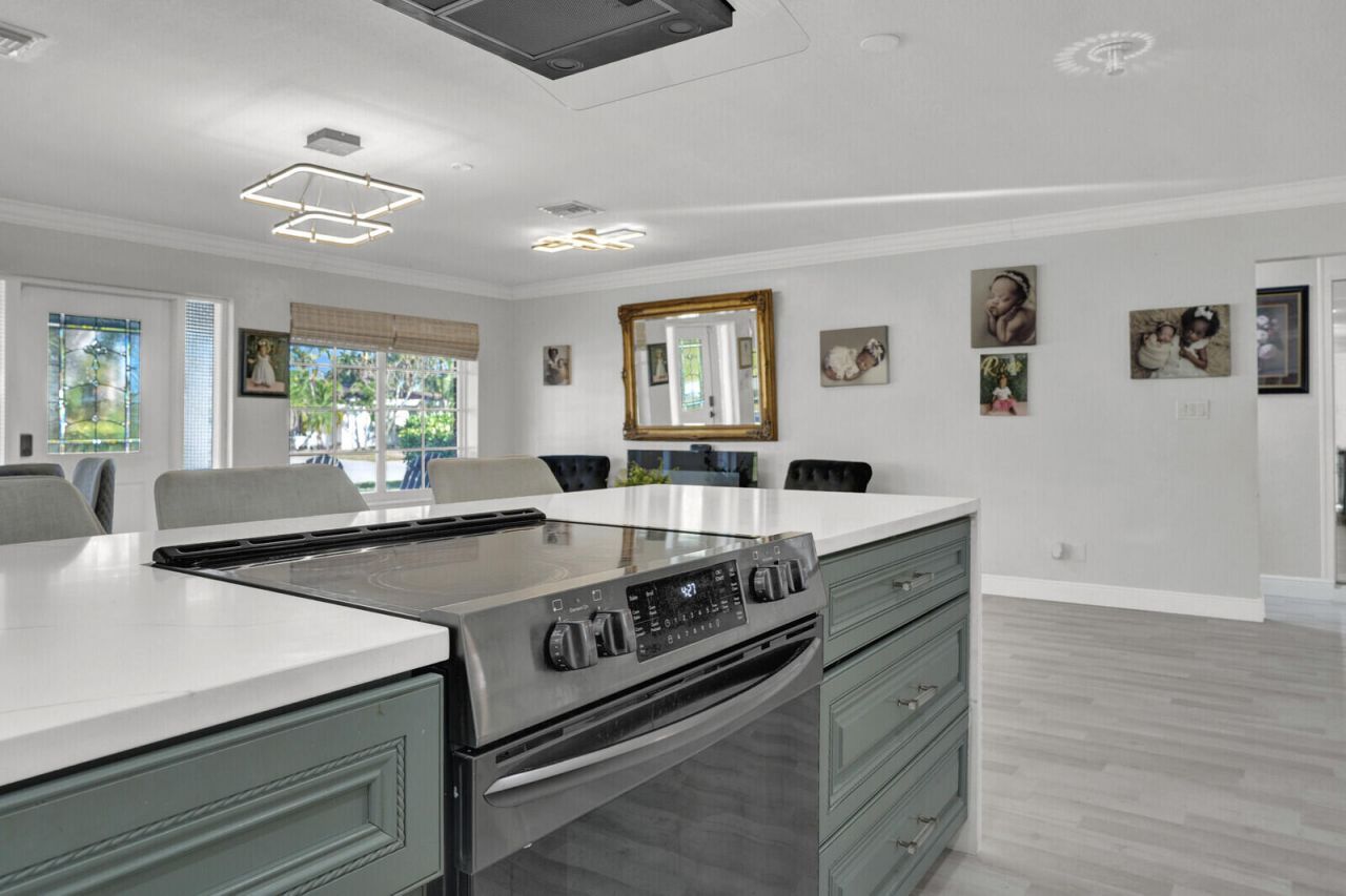 733 SE 10th Avenue, Deerfield Beach, FL 33441 Photo