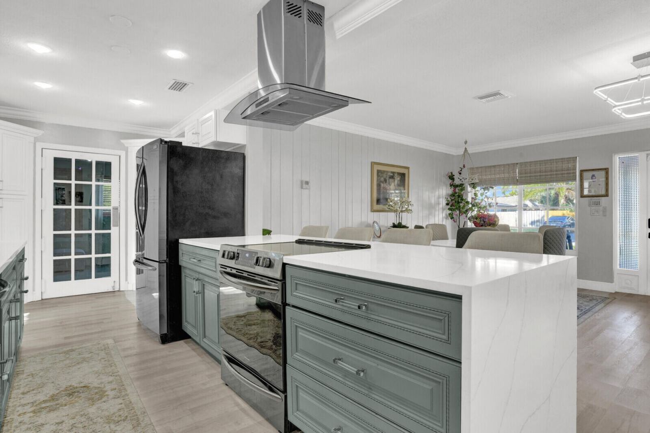 733 SE 10th Avenue, Deerfield Beach, FL 33441 Photo