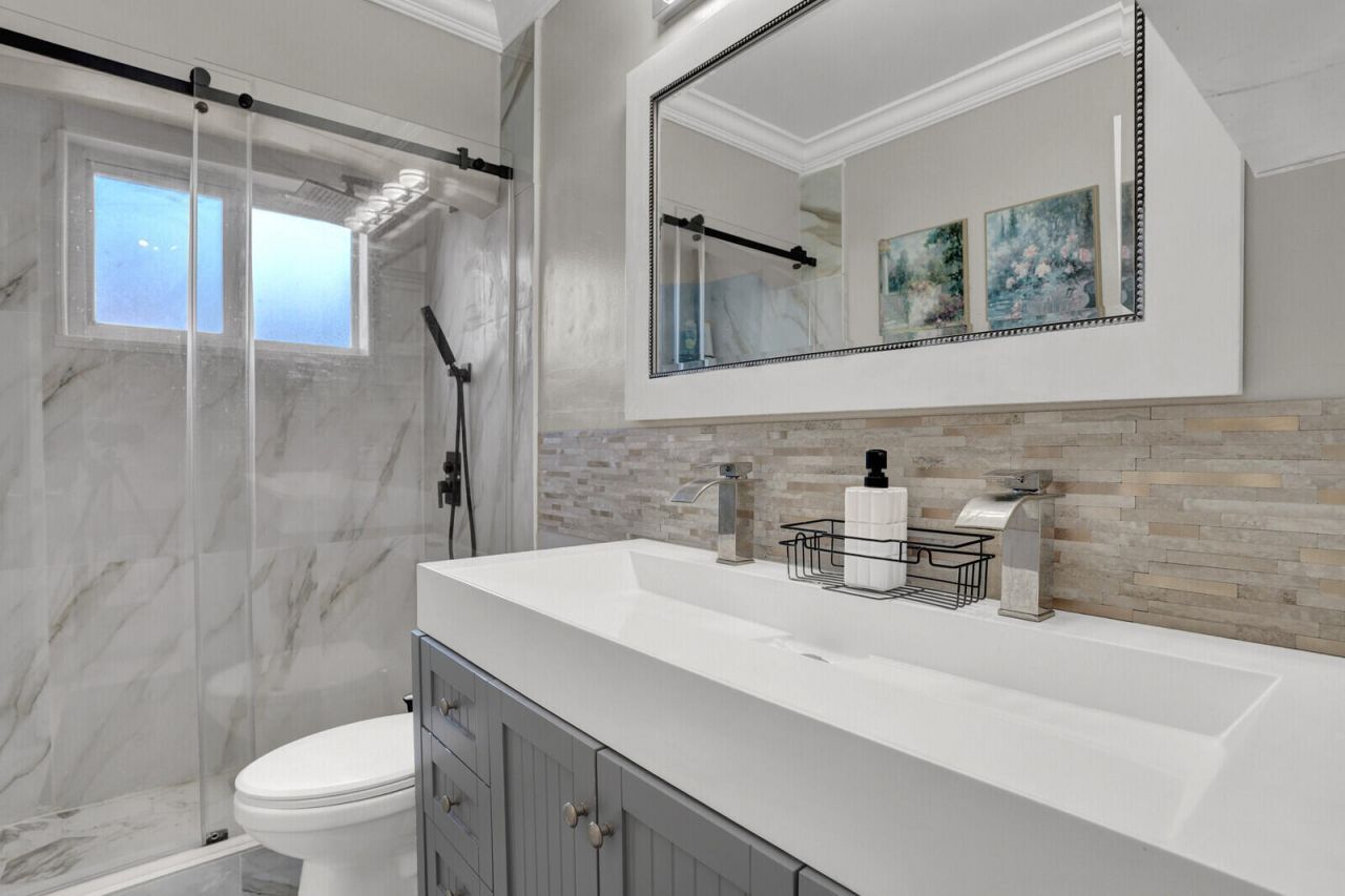 733 SE 10th Avenue, Deerfield Beach, FL 33441 Photo