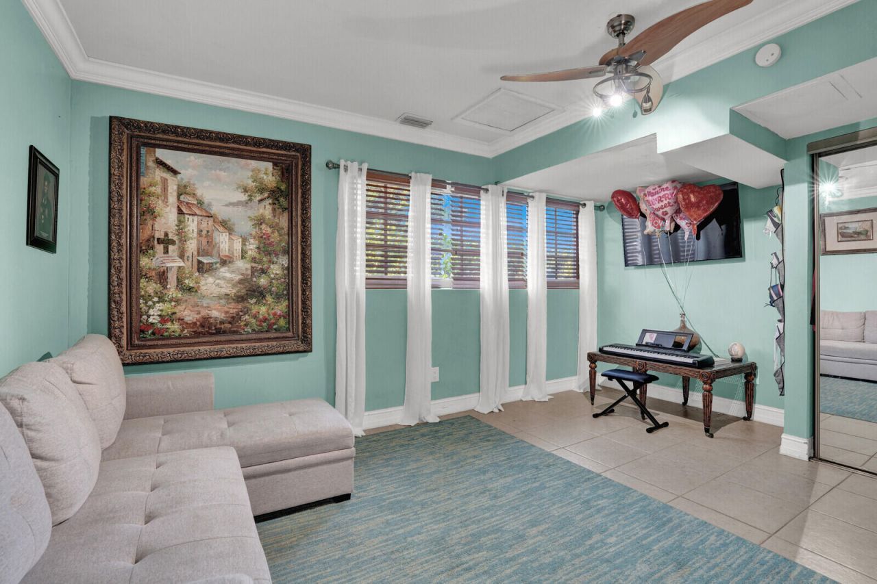 733 SE 10th Avenue, Deerfield Beach, FL 33441 Photo