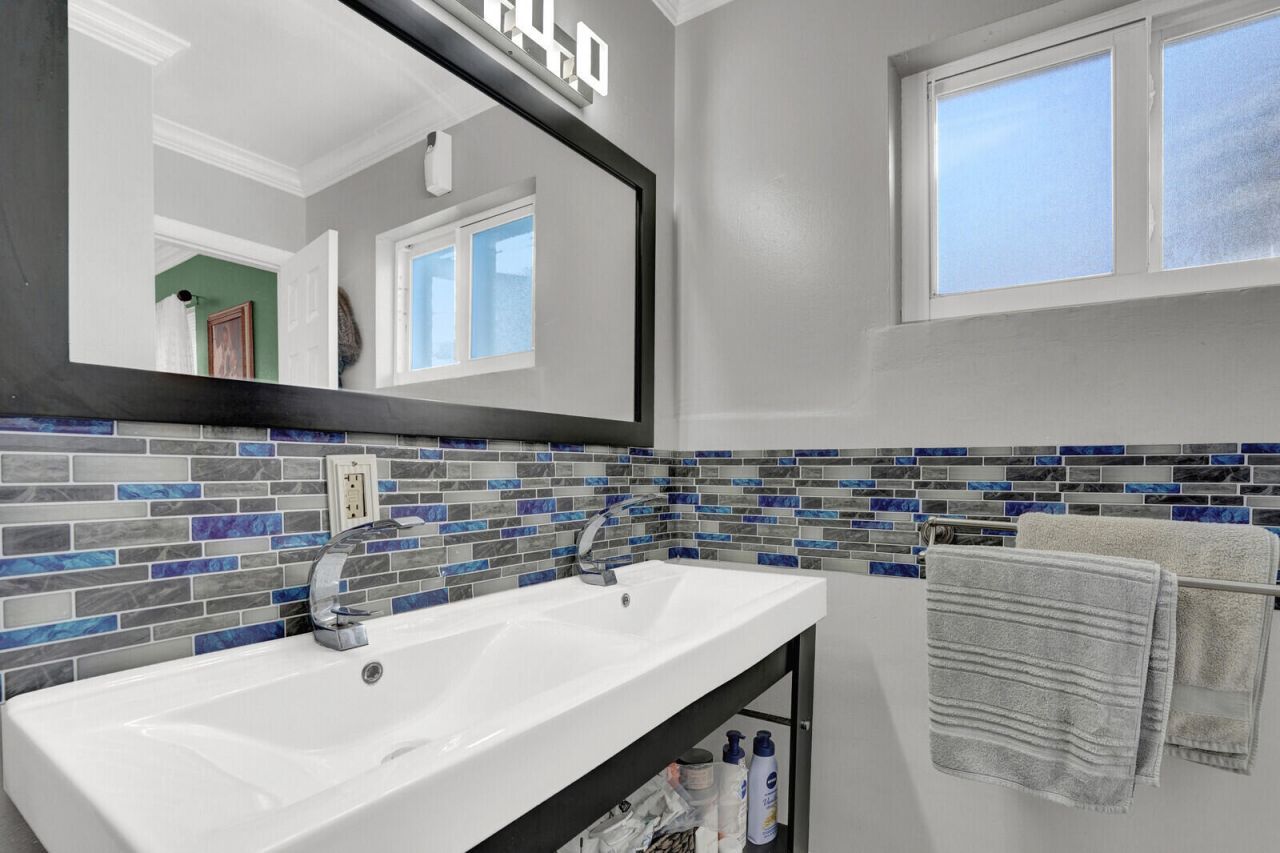 733 SE 10th Avenue, Deerfield Beach, FL 33441 Photo