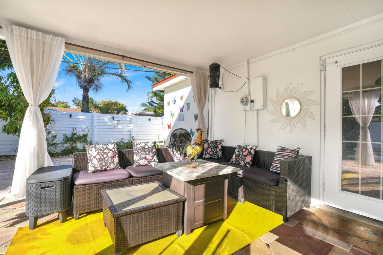 733 SE 10th Avenue, Deerfield Beach, FL 33441 Photo