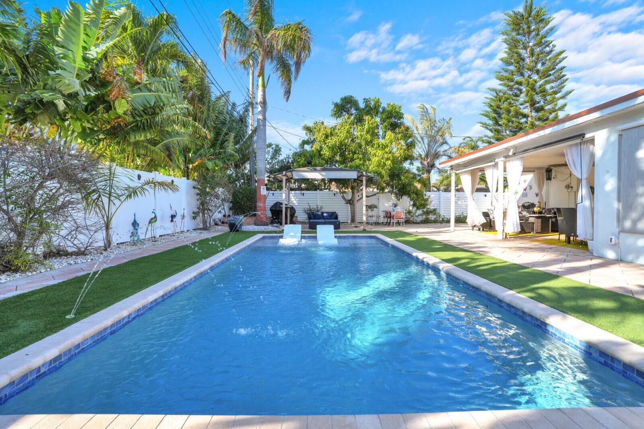 733 SE 10th Avenue, Deerfield Beach, FL 33441 Photo