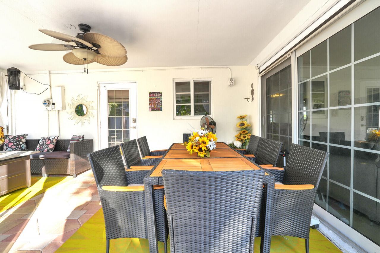 733 SE 10th Avenue, Deerfield Beach, FL 33441 Photo