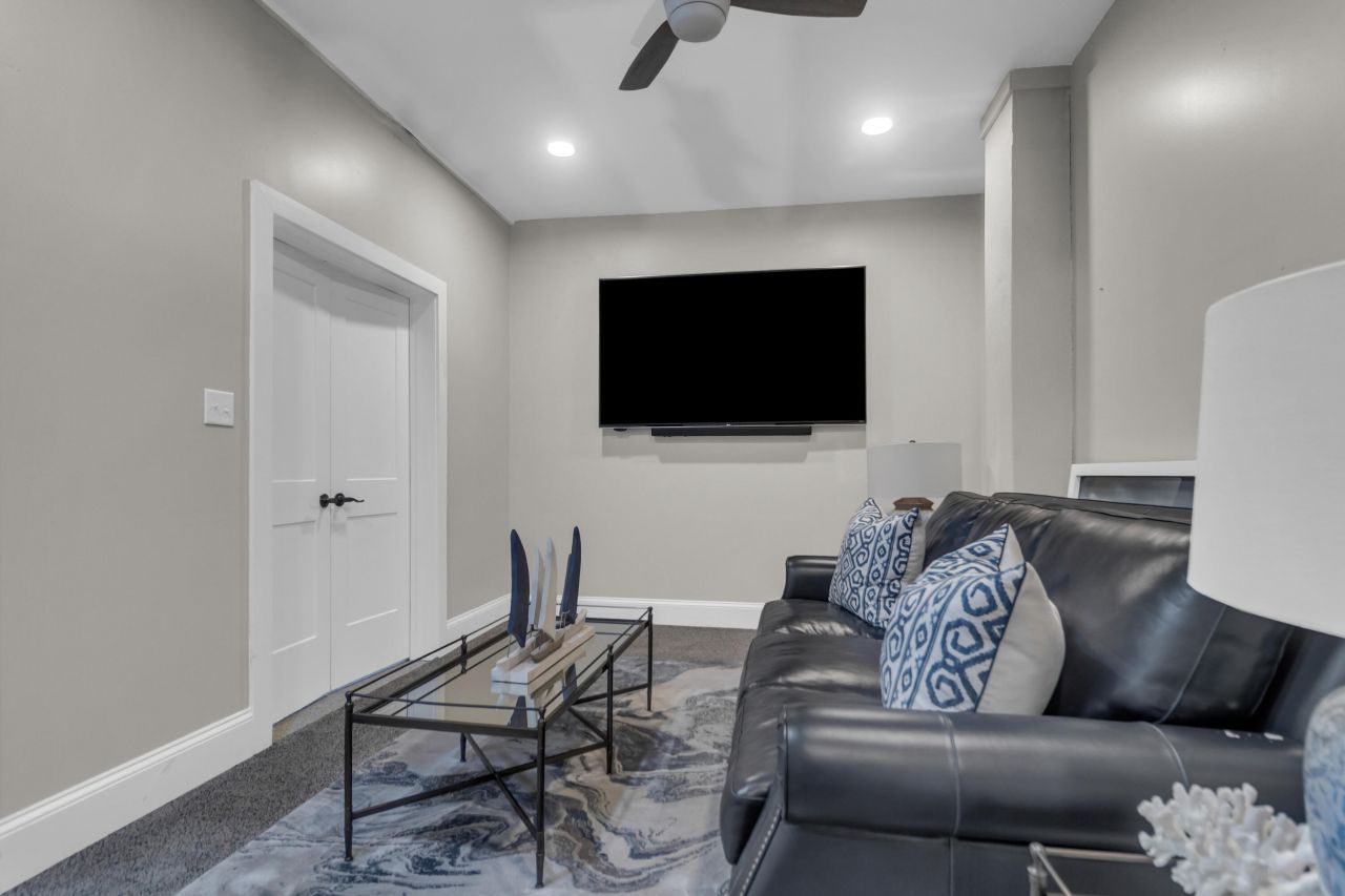 4779 Holbird Drive Photo 45