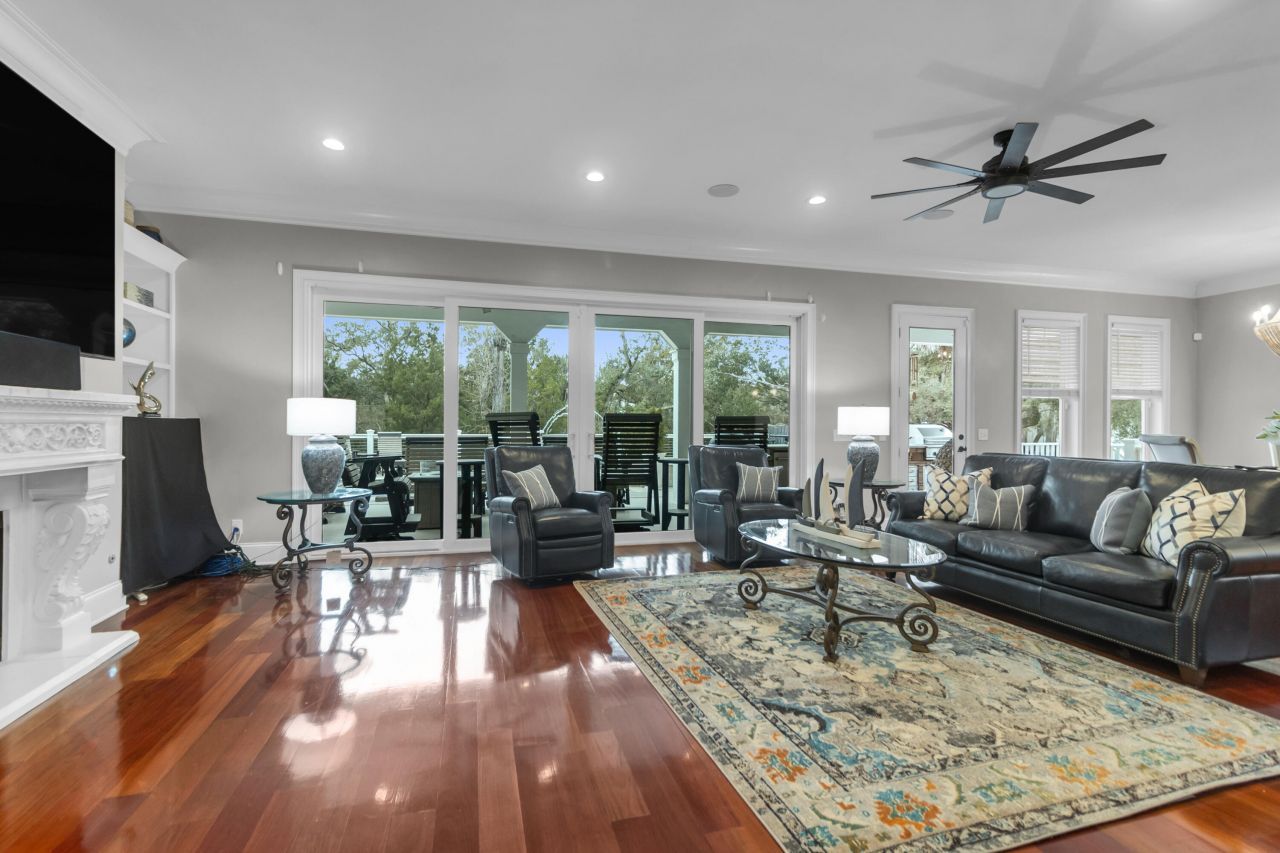 4779 Holbird Drive Photo 8