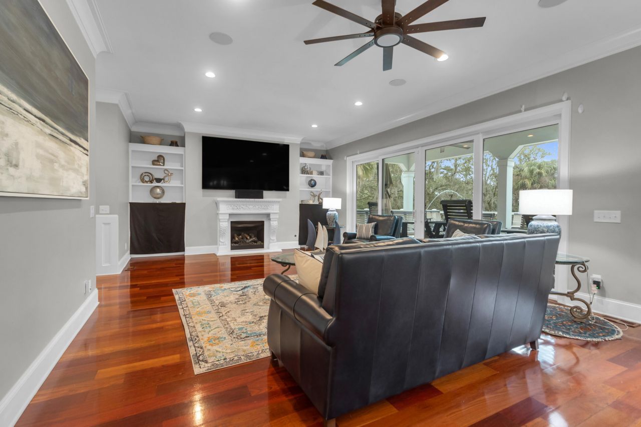 4779 Holbird Drive Photo 9