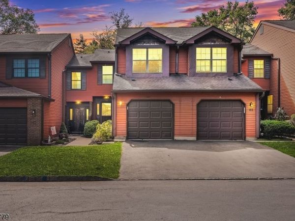 59 Bayberry Dr, Franklin, NJ 08873