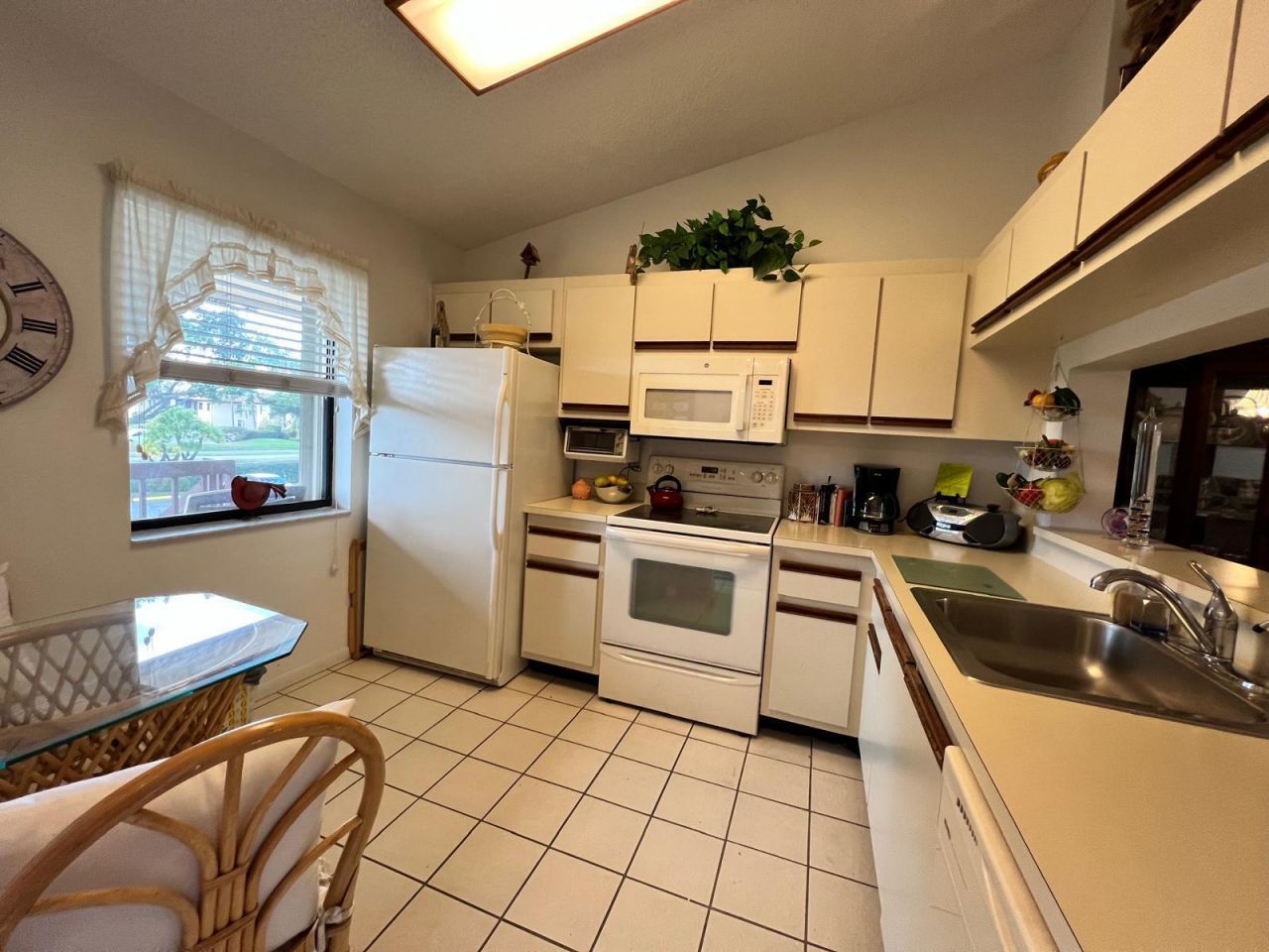 4682 Lucerne Lakes Boulevard, Unit 206, Lake Worth, FL 33467 Photo