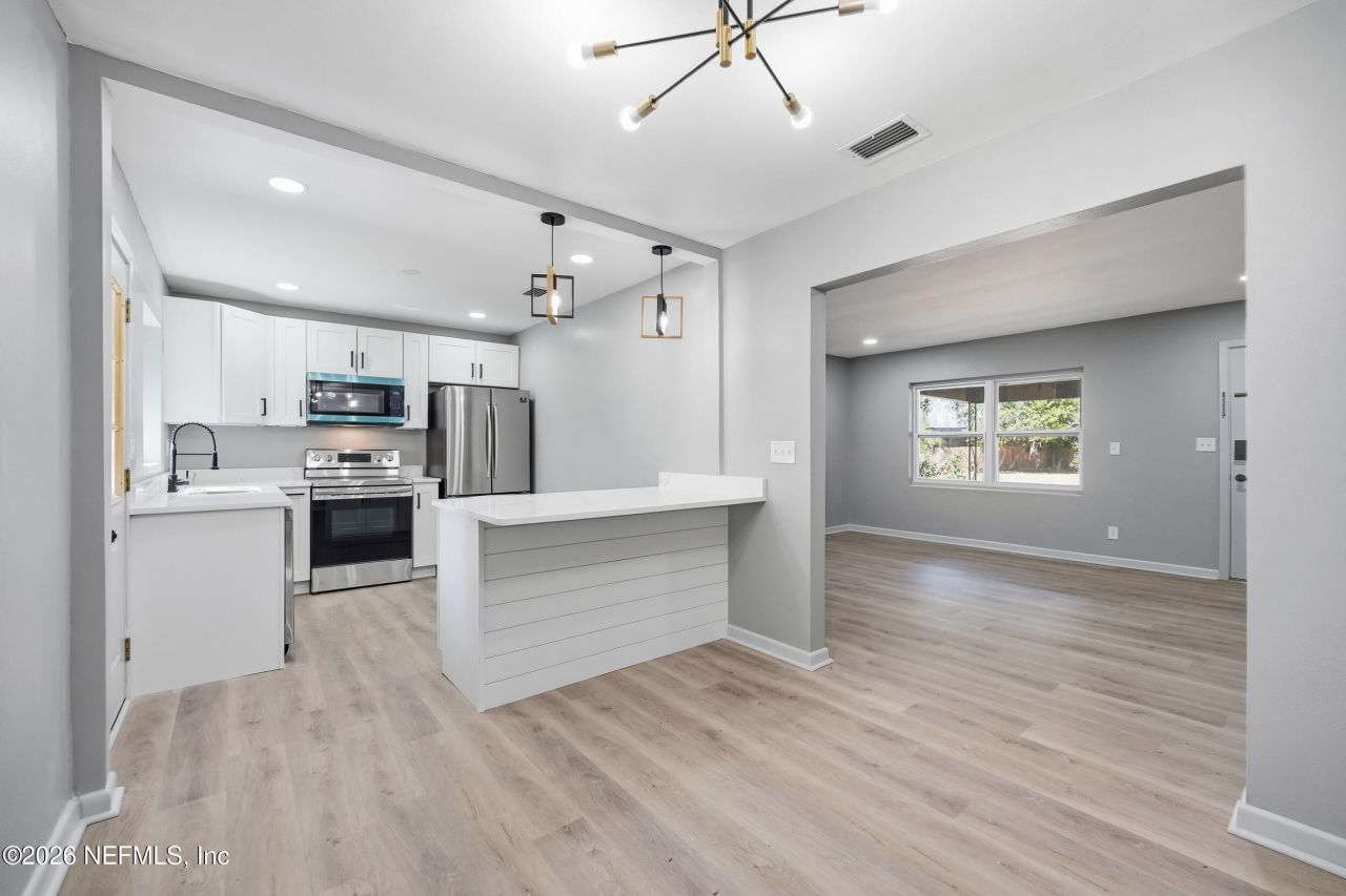 6124 Woodside Drive, Jacksonville, FL 32210 Photo