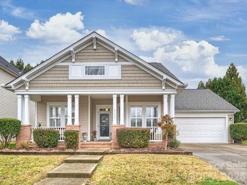 8113 Cottsbrooke Drive, Huntersville, NC 28078 Main Photo