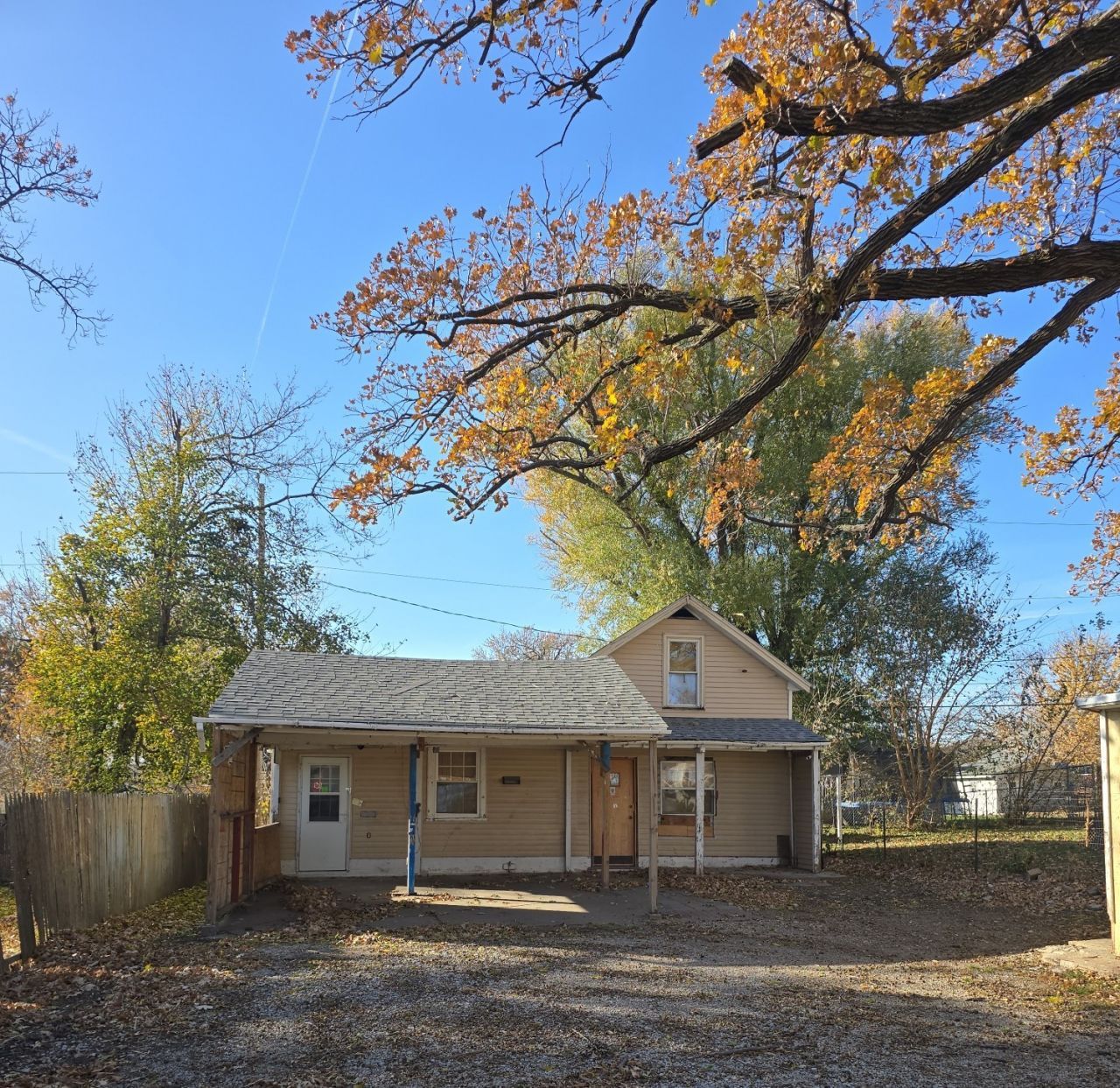 923 Oakland Road Ne, Cedar Rapids, IA 52402 Main Photo