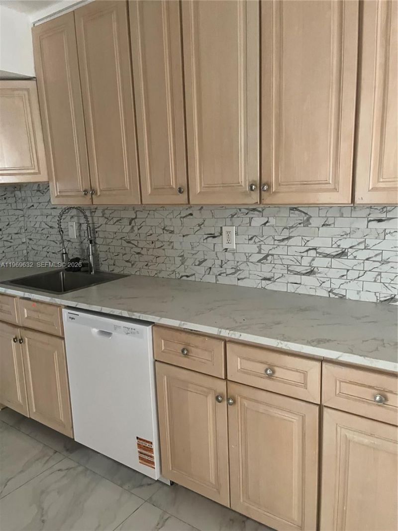 6548 Racquet Club Dr, Unit 89, Lauderhill, FL 33319 Photo