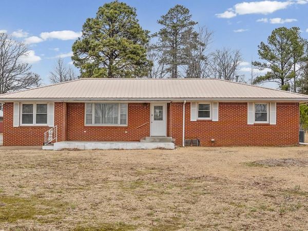 821 Memorial, Paris, TN 38242