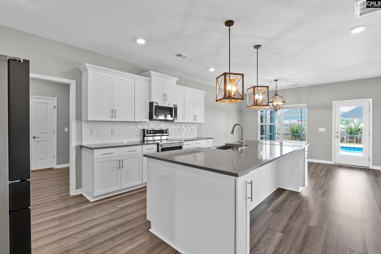 4040 Summerland Way  Photo 7