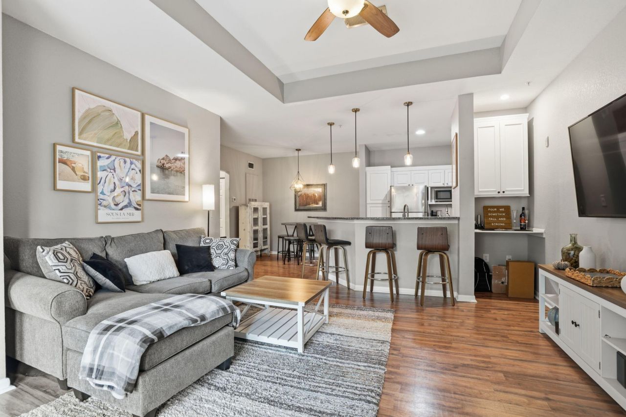 60 Fenwick Hall Allee Photo 11