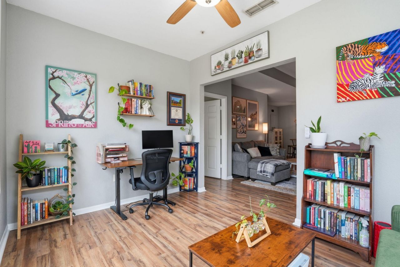 60 Fenwick Hall Allee Photo 15