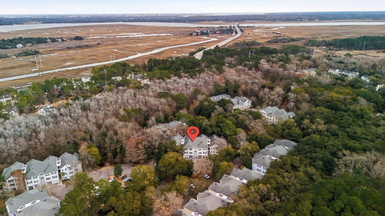 60 Fenwick Hall Allee Photo 23