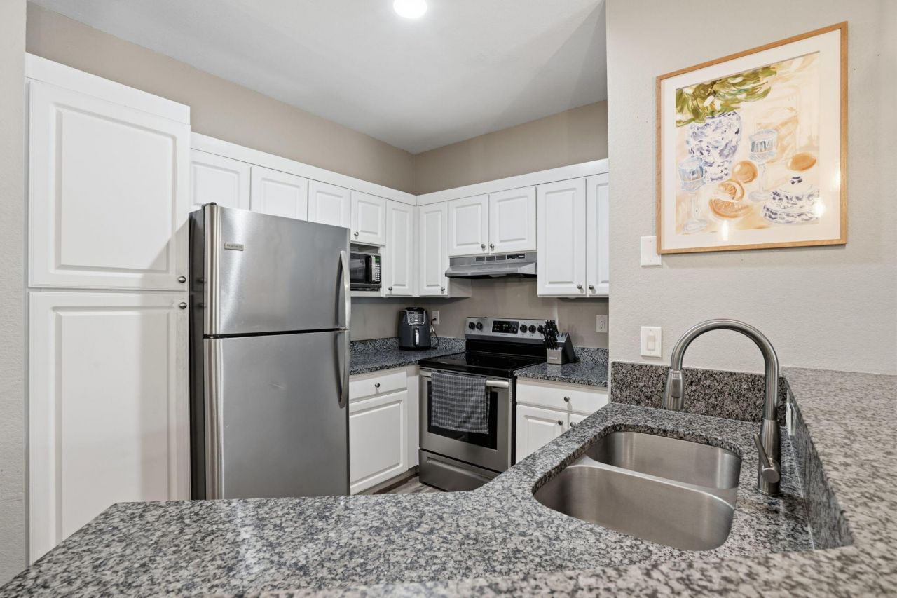 60 Fenwick Hall Allee Photo 5