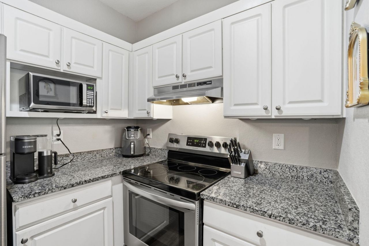 60 Fenwick Hall Allee Photo 6