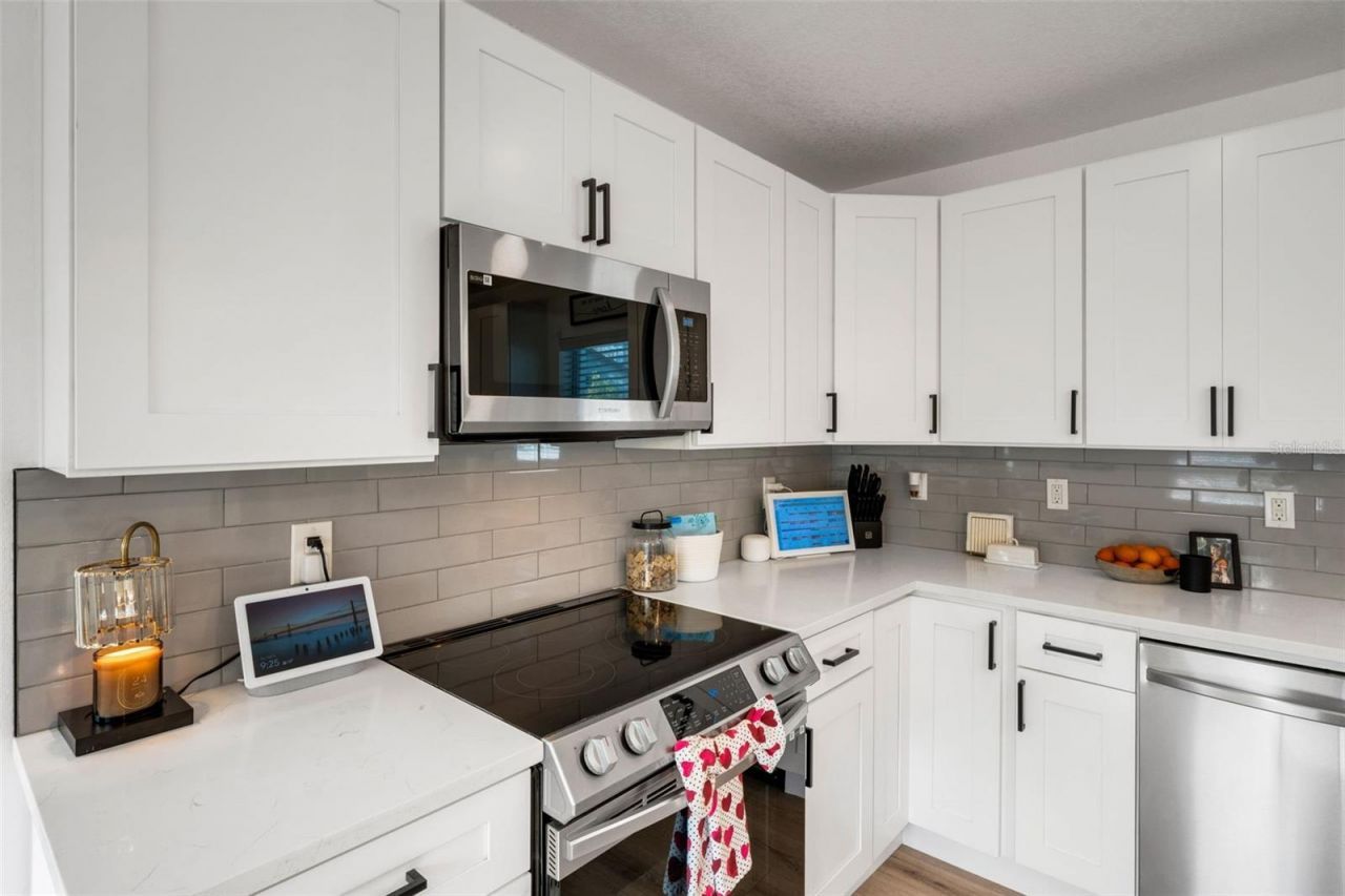 10016 Ridge Rd, Seminole, FL 33772 Photo