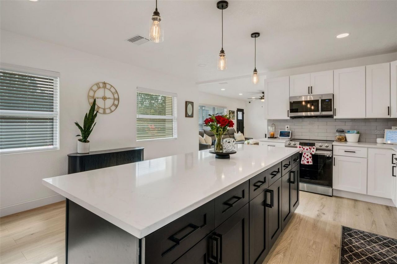 10016 Ridge Rd, Seminole, FL 33772 Photo