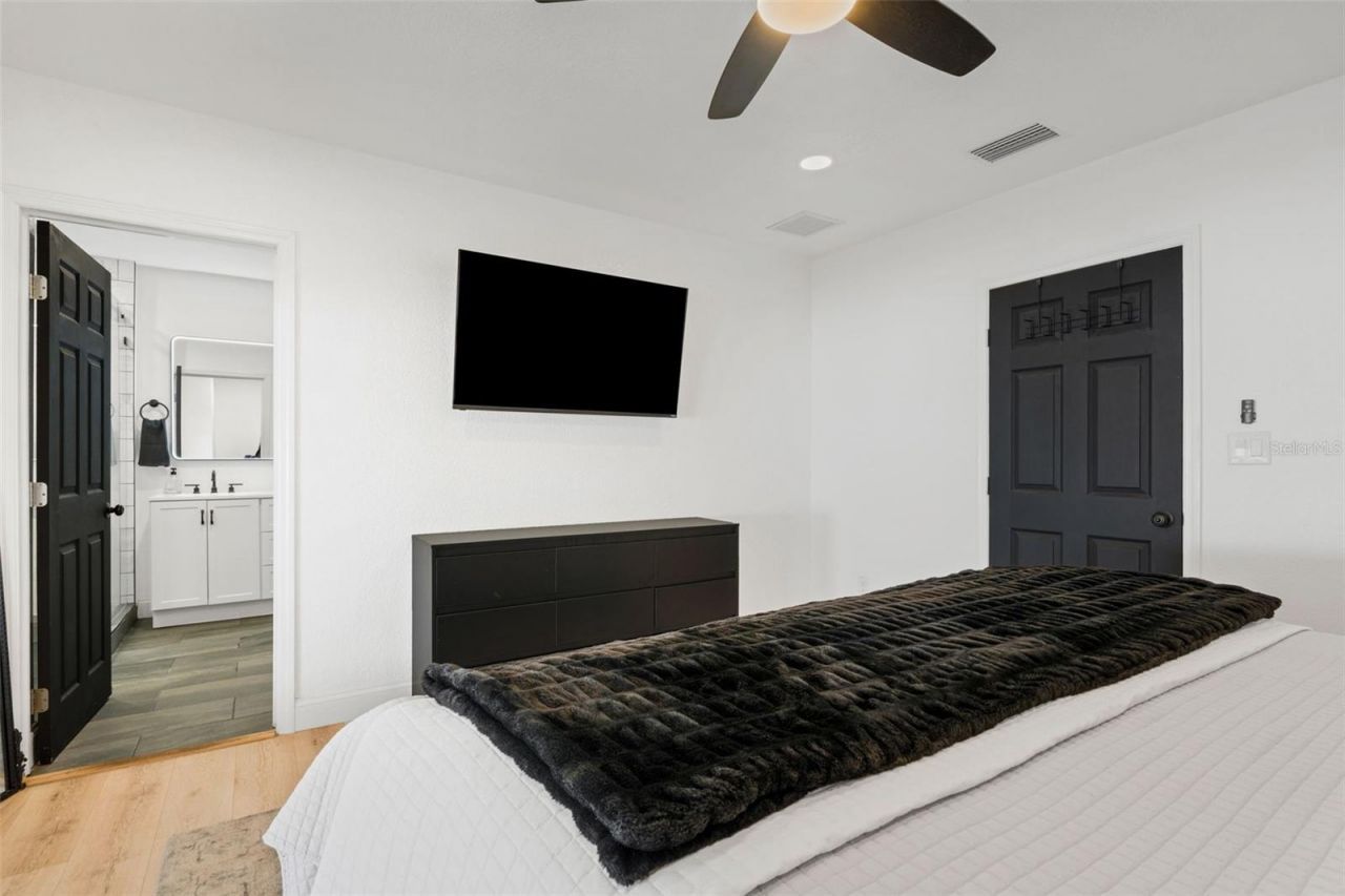 10016 Ridge Rd, Seminole, FL 33772 Photo