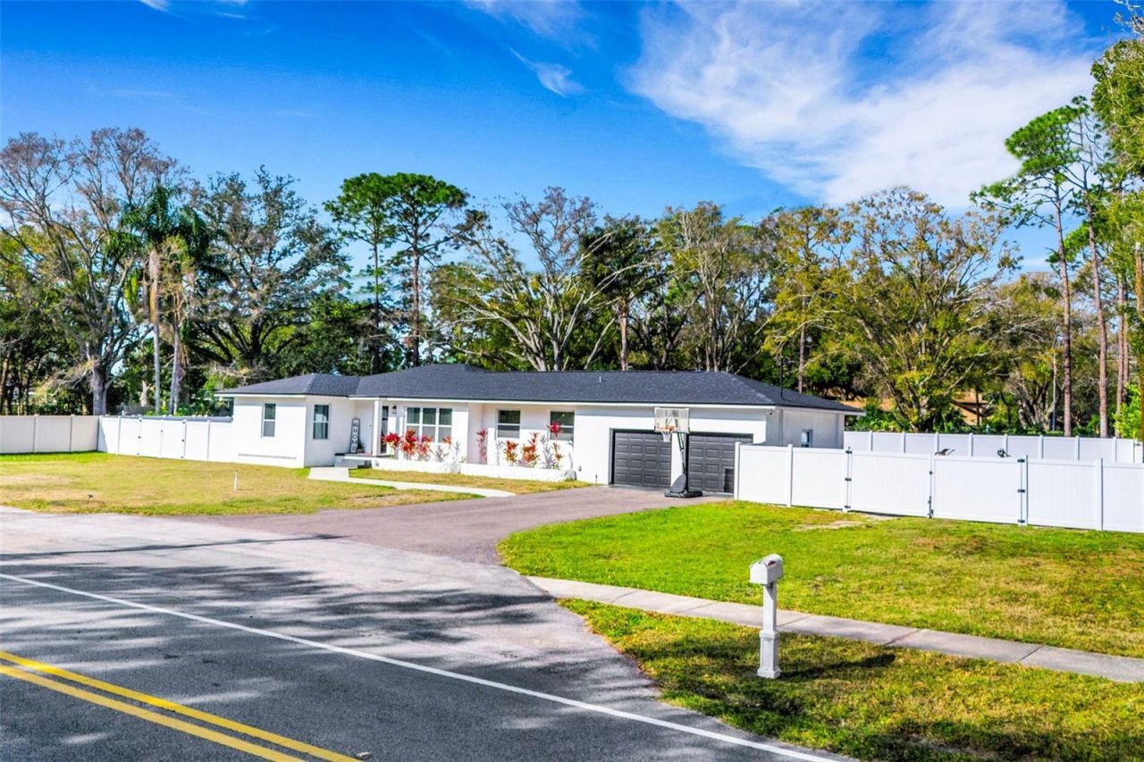 10016 Ridge Rd, Seminole, FL 33772 Photo