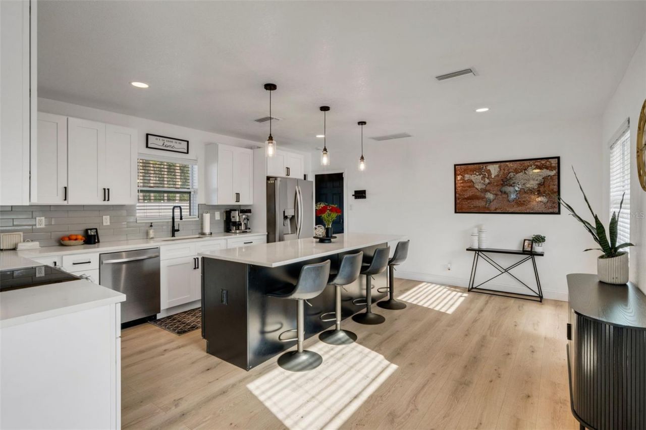 10016 Ridge Rd, Seminole, FL 33772 Photo