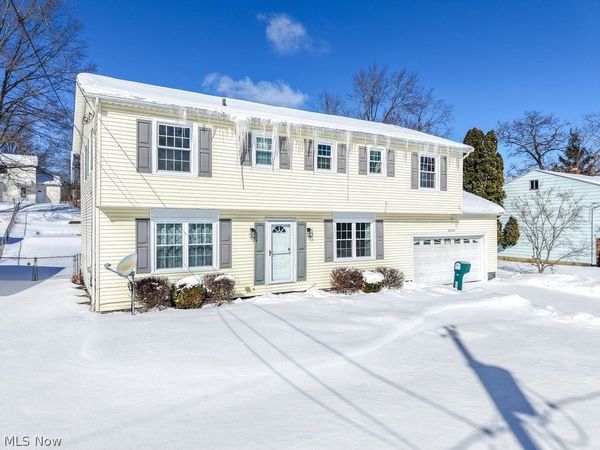 9408 Fairfield Drive, Twinsburg, OH 44087