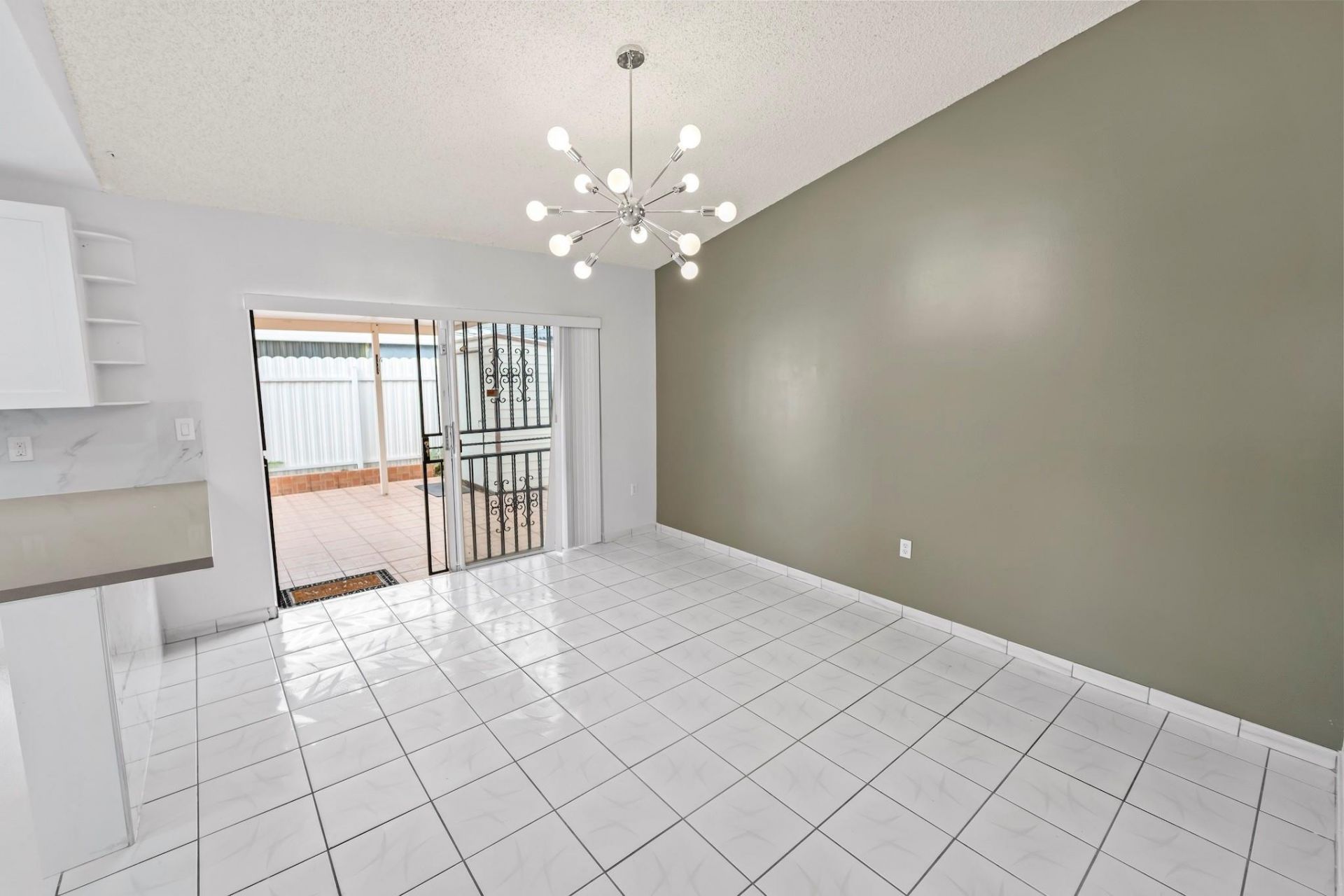 2597 W 73rd Place, Hialeah, FL 33016 Photo