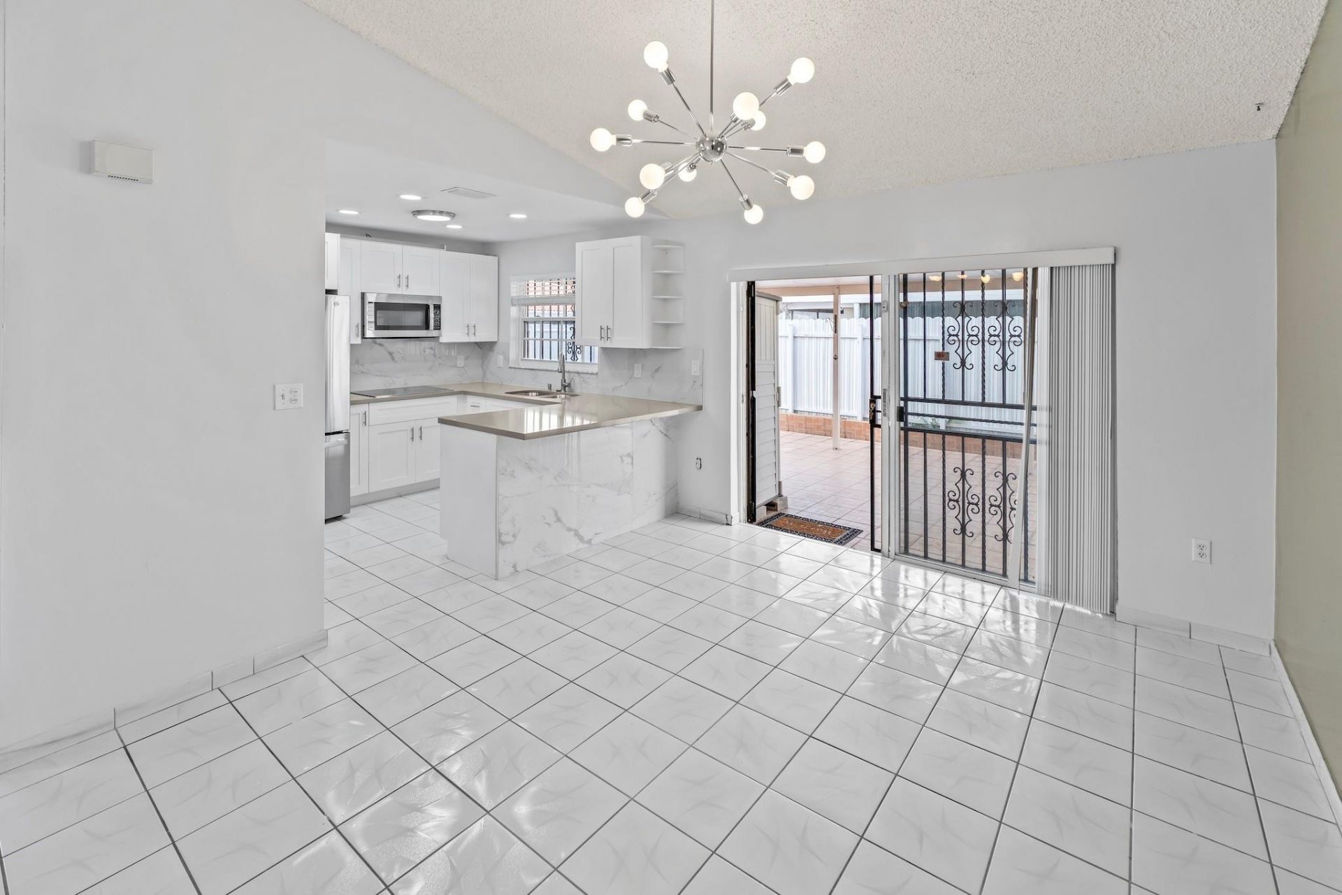 2597 W 73rd Place, Hialeah, FL 33016 Photo